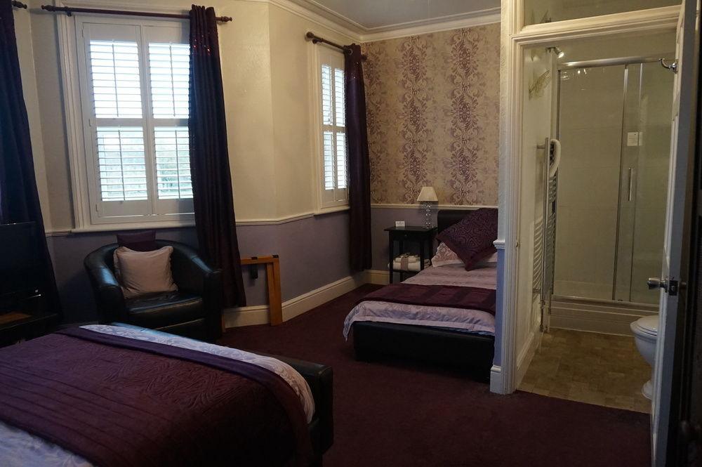 Lakeside 4*